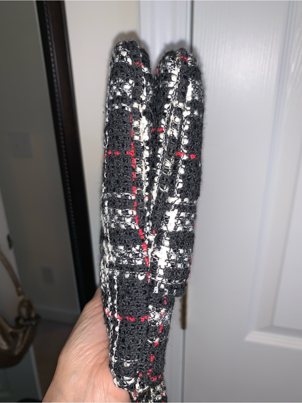 Vera Bradley shoulder handbag Beautiful plaid, black and white with red accents - Picture 7 of 16
